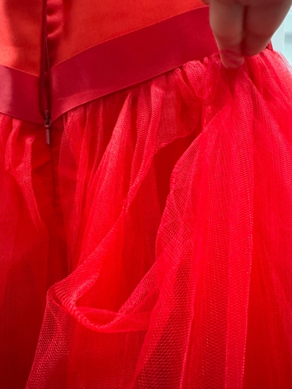 Glamour by Terani Red High-Low Tulle Gown – Size 6 - Picture 12 of 13